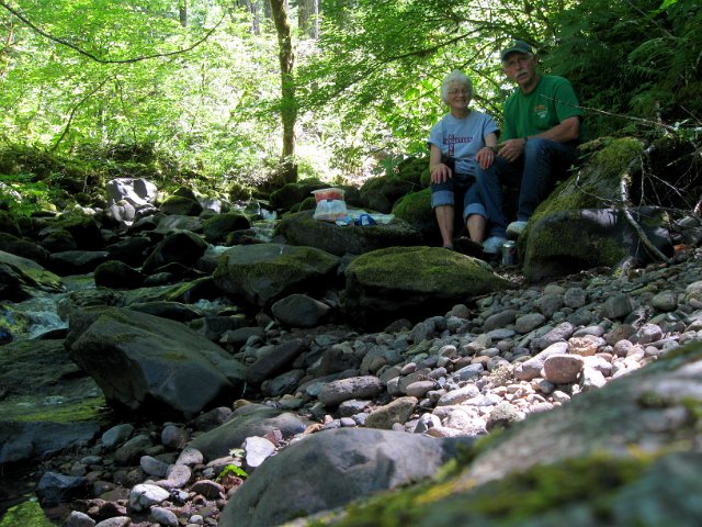 Paradise Creek-121.JPG - Lunch Under the Bridge